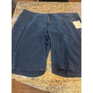 NWT NYDJ‎ Women's 20W Blue Pinstripe Bermuda Shorts Lift Tuck Technology